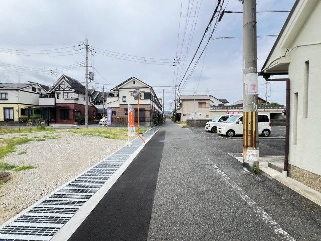 大和高田市中今里町　２号地　の前面道路含む現地写真