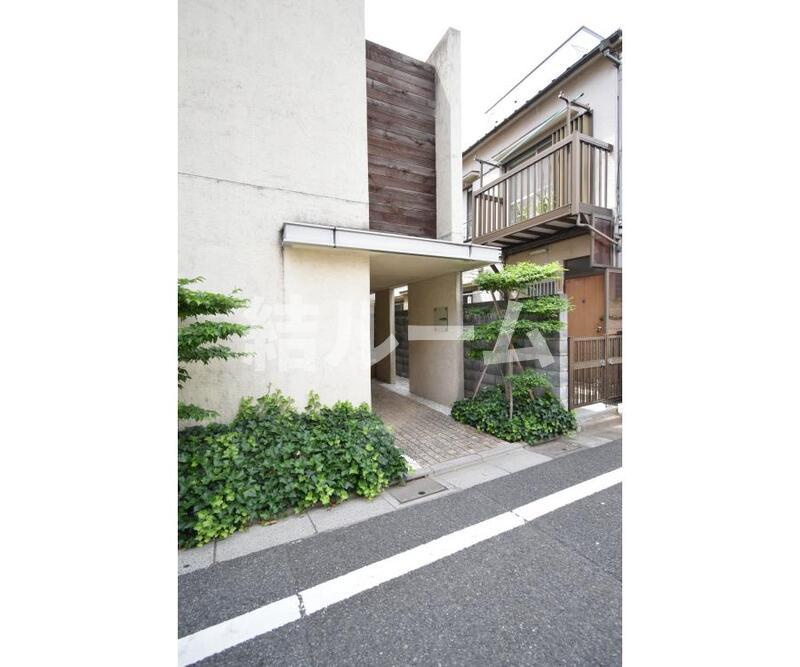 練馬区練馬１丁目の賃貸マンションのエントランス