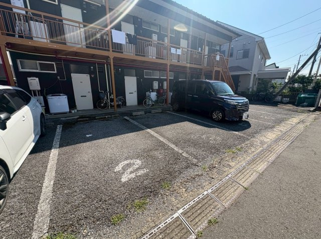 小松荘の駐車場