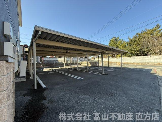 北九州市八幡西区楠橋西２丁目のアパートの駐車場