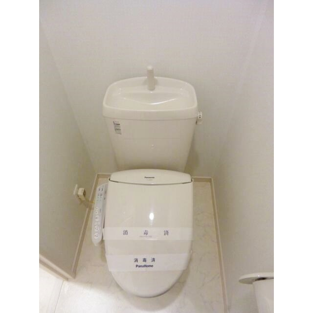 メゾンクレールのトイレ|ウォシュレット付き