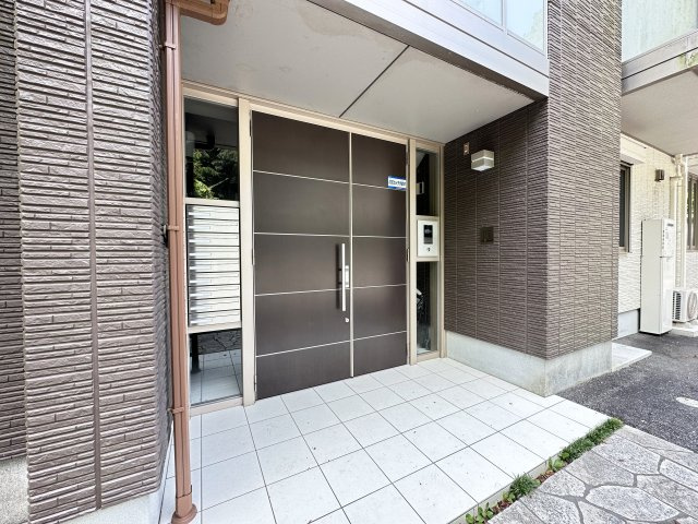 ベレオ東久万のエントランス