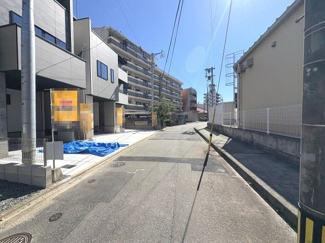 【その他】 | 福岡市東区筥松1丁目1期　1号棟（全3棟）【仲介手数料無料・0円】 | 現地写真。前面道路です。
