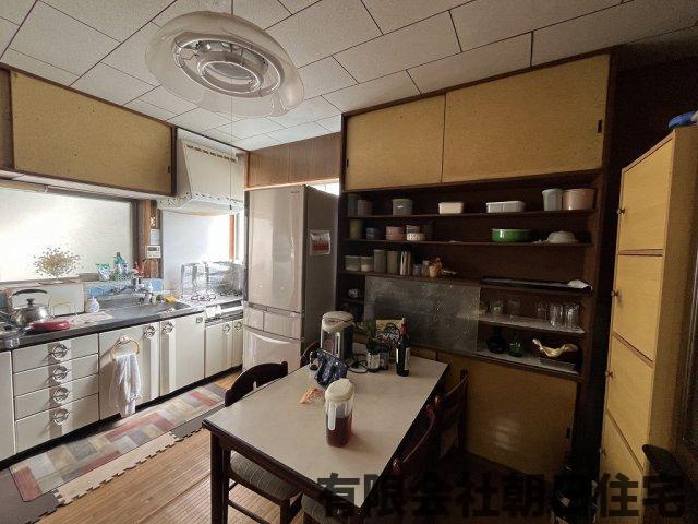 【居間・リビング】 | 国屋町中古戸建 | 使いやすいリビングです