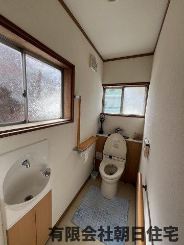 【トイレ】 | 国屋町中古戸建 | シンプルで使いやすいトイレです