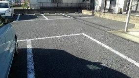 レオパレス楓の駐車場
