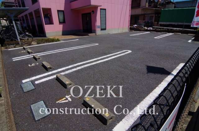 サンバティークの駐車場