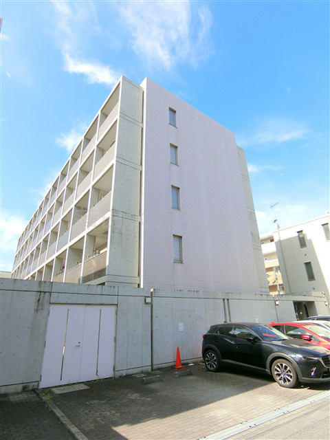 シエールグラン大森西の外観|外観　2003年3月築　RC鉄筋コンクリート造地上5階建て総戸数60戸　東京都大田区大森西2丁目の落ち着いた住宅街の環境が◎　京浜急行本線急行停車駅の平和島駅最寄り大森町駅も徒歩圏内