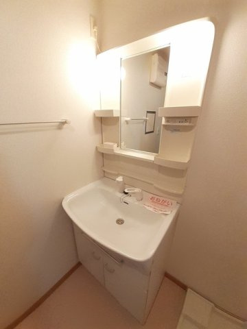 トラスト・コートの洗面所|忙しい朝には欠かせない洗面所です