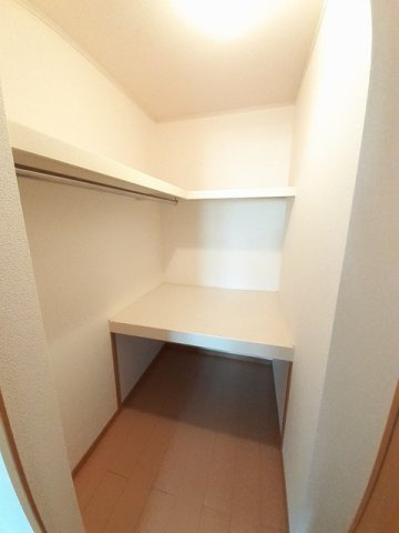 トラスト・コートの収納|小物を収納するのに便利です
