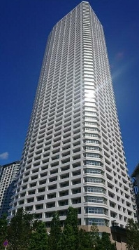 【外観】 | ザ・パークハウス西新宿タワー60 | 鉄筋コンクリート造のがっちりとした建物。