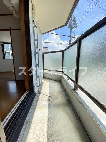 大阪市東淀川区淡路１丁目の賃貸マンションのバルコニー