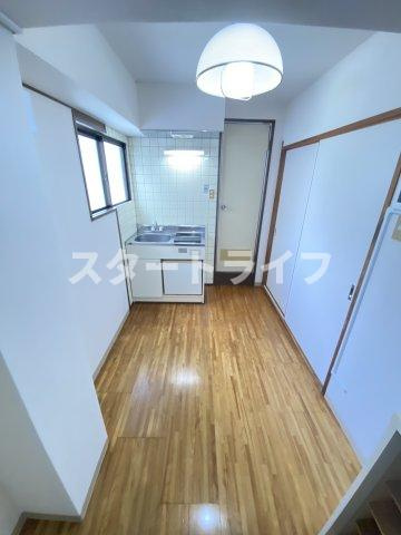 大阪市東淀川区淡路１丁目の賃貸マンションの居間・リビング