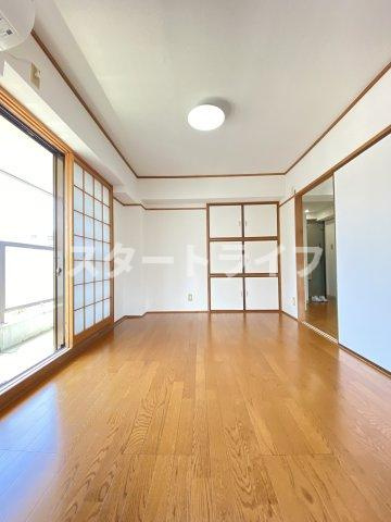 大阪市東淀川区淡路１丁目の賃貸マンションの寝室