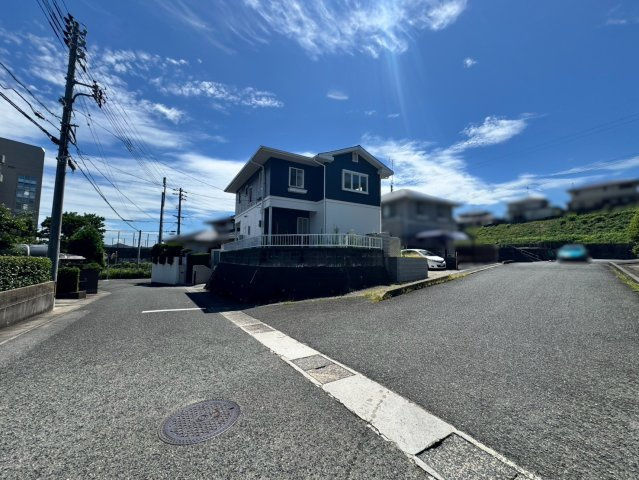 一の宮学園町　一戸建ての前面道路含む現地写真