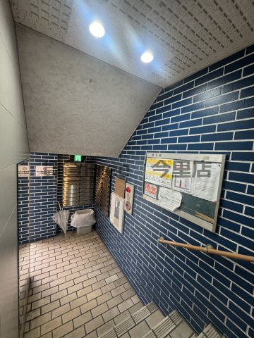 【エントランス】 | コーポウエスト神路　仲介手数料無料