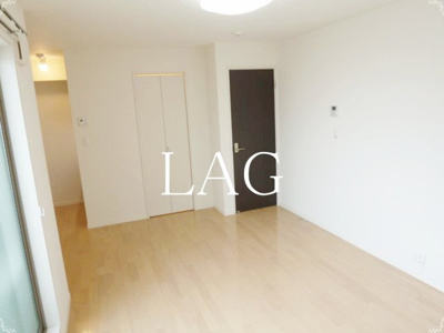 【居間・リビング】 | コスモスヒルズ千葉 | 洋室のお部屋です。