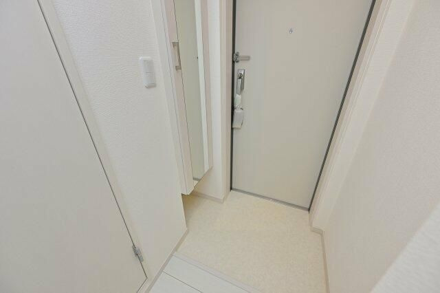 LEVICIA BLDG.Ⅲの玄関|収納もある玄関です