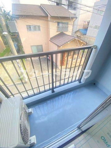 大阪市淀川区新高１丁目の賃貸マンションのバルコニー