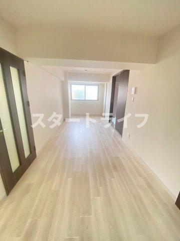 大阪市淀川区新高１丁目の賃貸マンションの居間・リビング