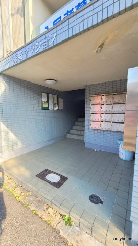 秀英マンション　仲介手数料無料のエントランス