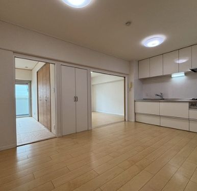 越中島三丁目ハイツ1号棟の居間・リビング|リビングです