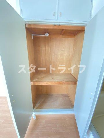 大阪市淀川区西宮原１丁目の賃貸マンションの収納