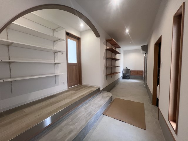西脇ハイツの玄関