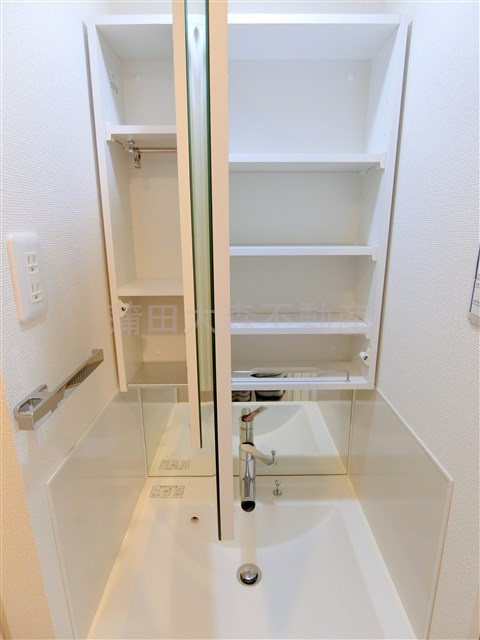 アジールコート大森西の洗面所