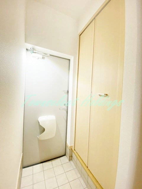 藤沢市鵠沼橘２丁目のアパートの玄関