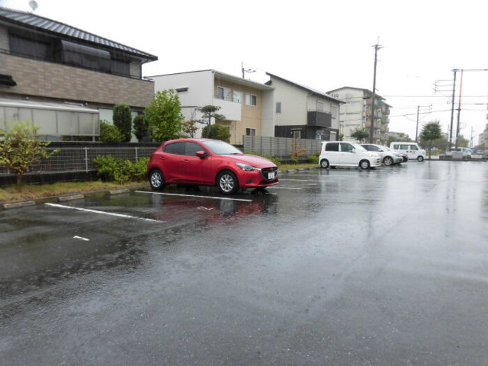 グランメールの駐車場|駐車場に車を止められます