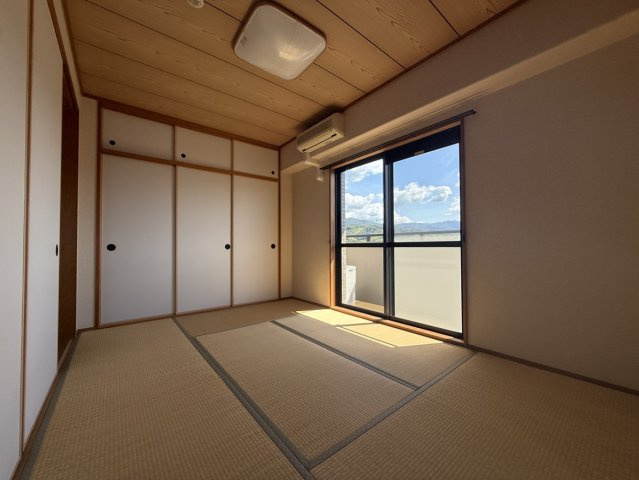 サーパス鷹子第三の和室|お子様の遊び場や客間としても重宝する便利な一部屋です。