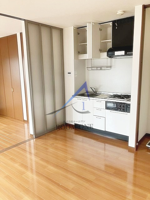 パレルモ　アネックスの居間・リビング|洋室のお部屋です。