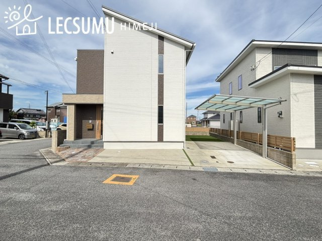 姫路市網干区津市場/中古戸建の駐車場