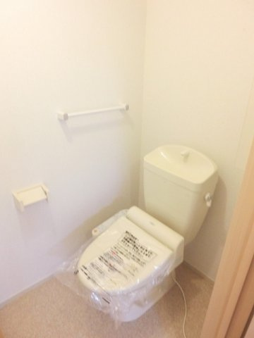 サニーハウスのトイレ|清潔感のあるトイレです