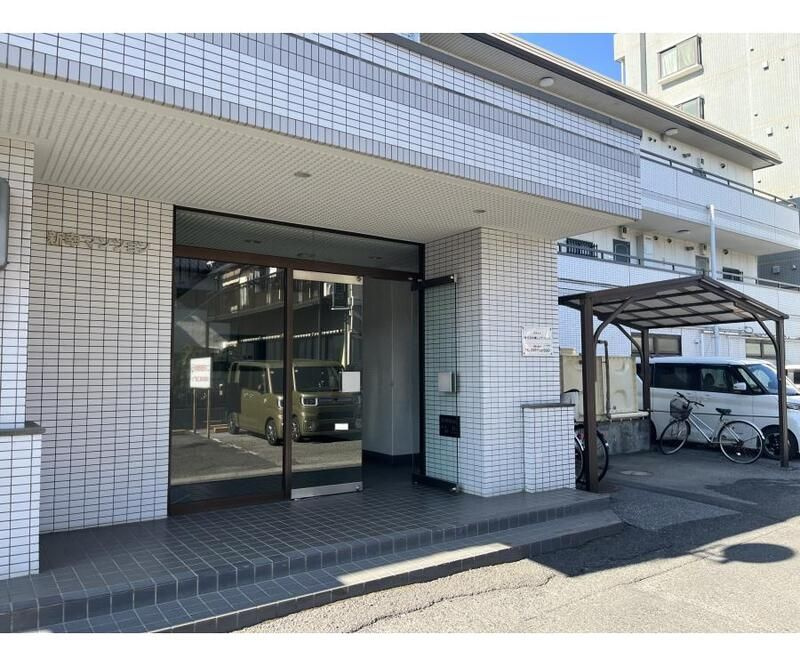 新幸マンションのエントランス