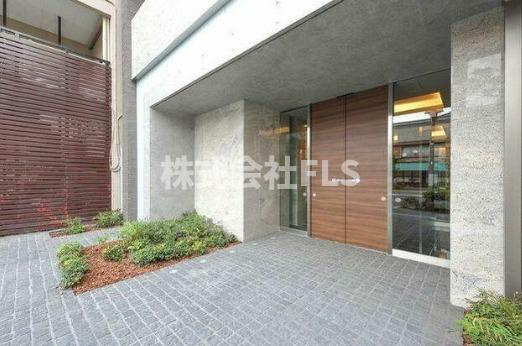 北区田端新町２丁目の賃貸マンションのエントランス