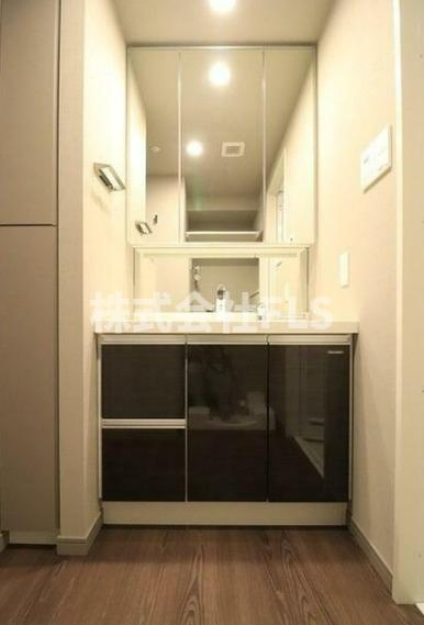 北区田端新町２丁目の賃貸マンションの洗面所