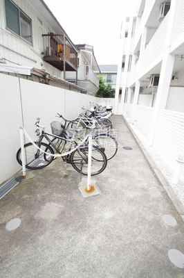【設備】 | クリスタル　ヴィオレタ | 敷地内駐輪場完備