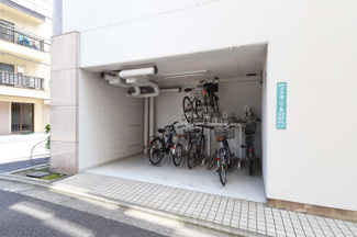 【外観】 | 萬ビル | 外はこのようになっています
