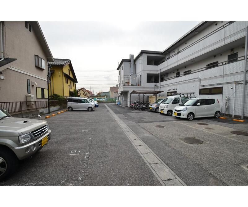 新幸マンションの駐車場
