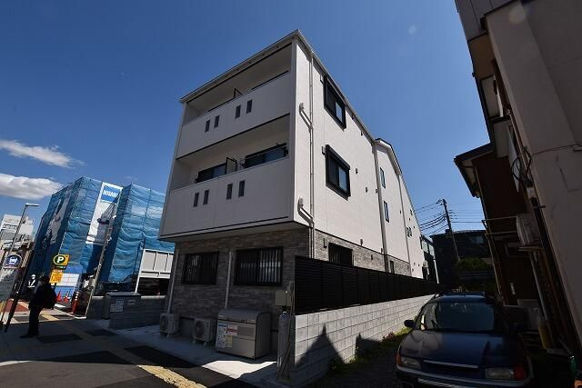 ＭＥＬＤＩＡ大宮Ⅲのエントランス