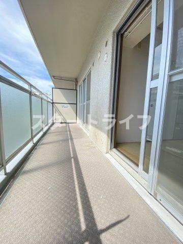 大阪市淀川区西宮原３丁目の賃貸マンションのバルコニー