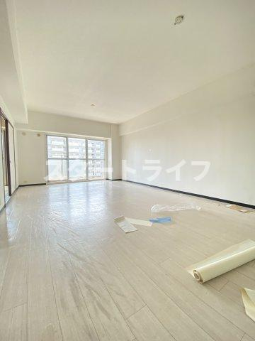 大阪市淀川区西宮原３丁目の賃貸マンションの居間・リビング