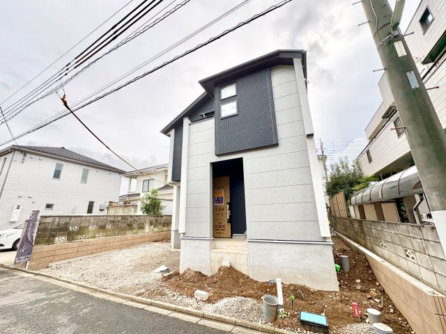 《仲介手数料半額》川越市吉田4期の前面道路含む現地写真