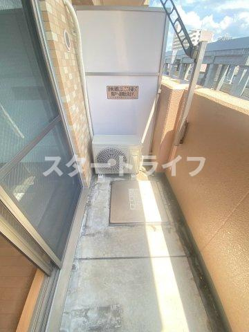 大阪市東淀川区淡路３丁目の賃貸マンションのバルコニー