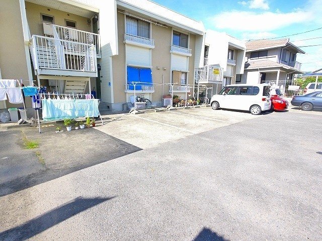 ヴィラ大安寺の駐車場