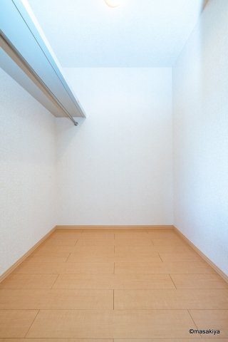 ウィル桜町　Dの収納