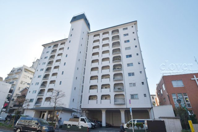 【外観】 | 大森山王センチュリーマンション | 手入れの行き届いた外壁やエントランスなど、「見ればわかる」レベルで清潔感を保ったマンションです。築年数を感じさせない姿で皆様をお出迎えします。～即日のご見学可能～　お問合せはお気軽にどうぞ。
