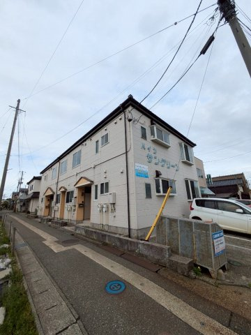 ハイツサングリーンの駐車場